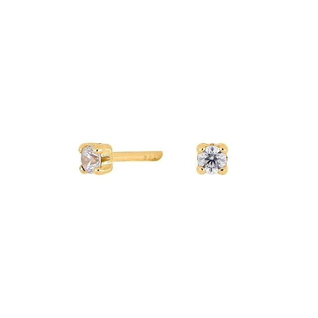Siersbøl ørestikker i 8 kt guld med 2 mm klar zirkonia – klassisk og tidløst design.